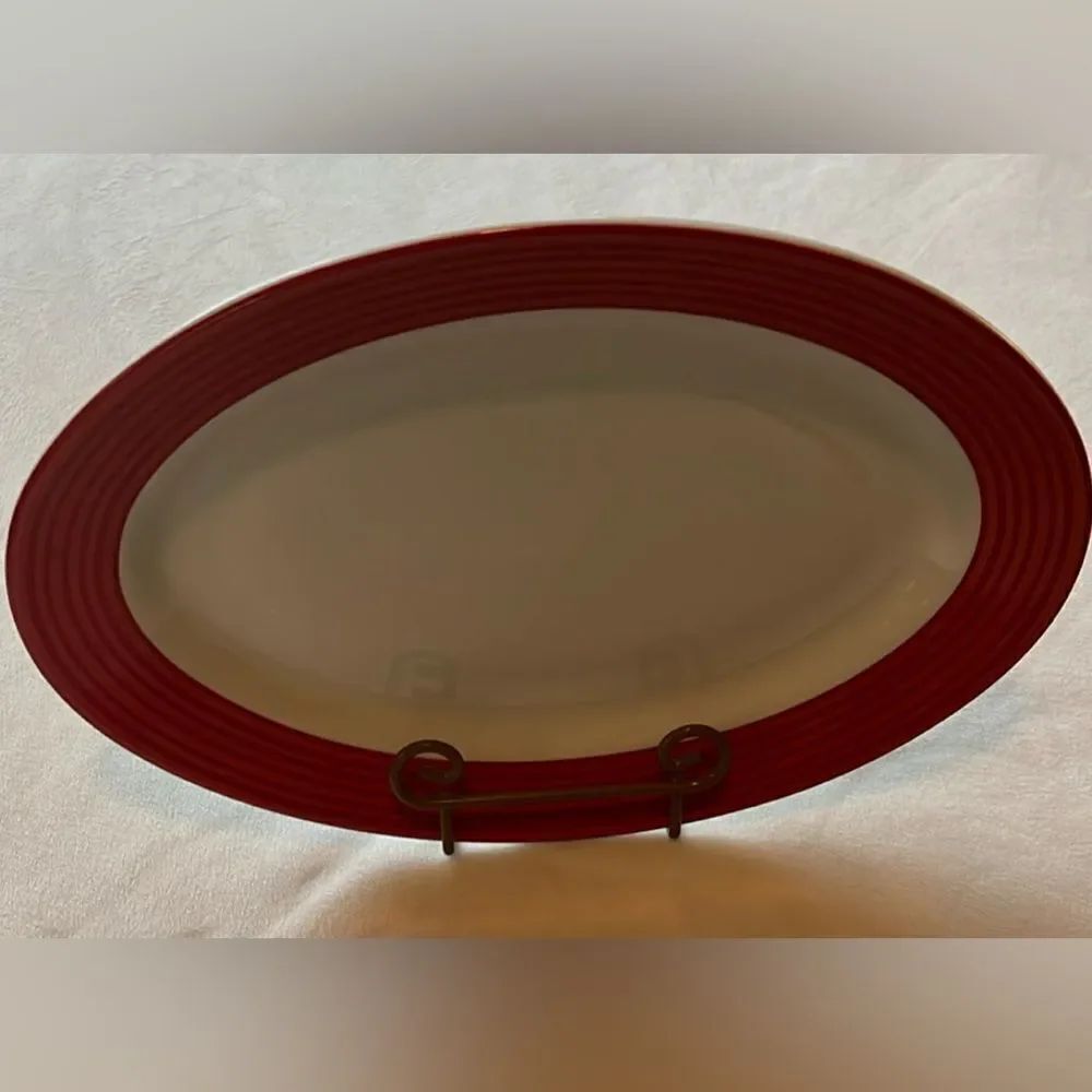 Oneida Oval Serving Platter Red White 15 1/2 In Long 10 3/4 Wide Heavy Durable